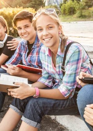 Aktuelle Studie: Jugendliche kommen später mit Büchern in Kontakt