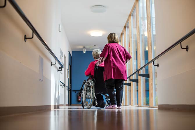Pflegezusatzversicherung zum Schutz vor finanziellen Belastungen im Pflegefall